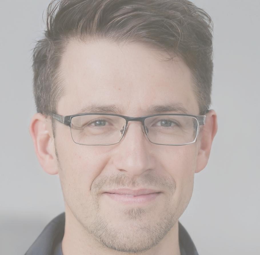 Portrait de Maxence Dubois, directeur stratégique de tyrionelphava